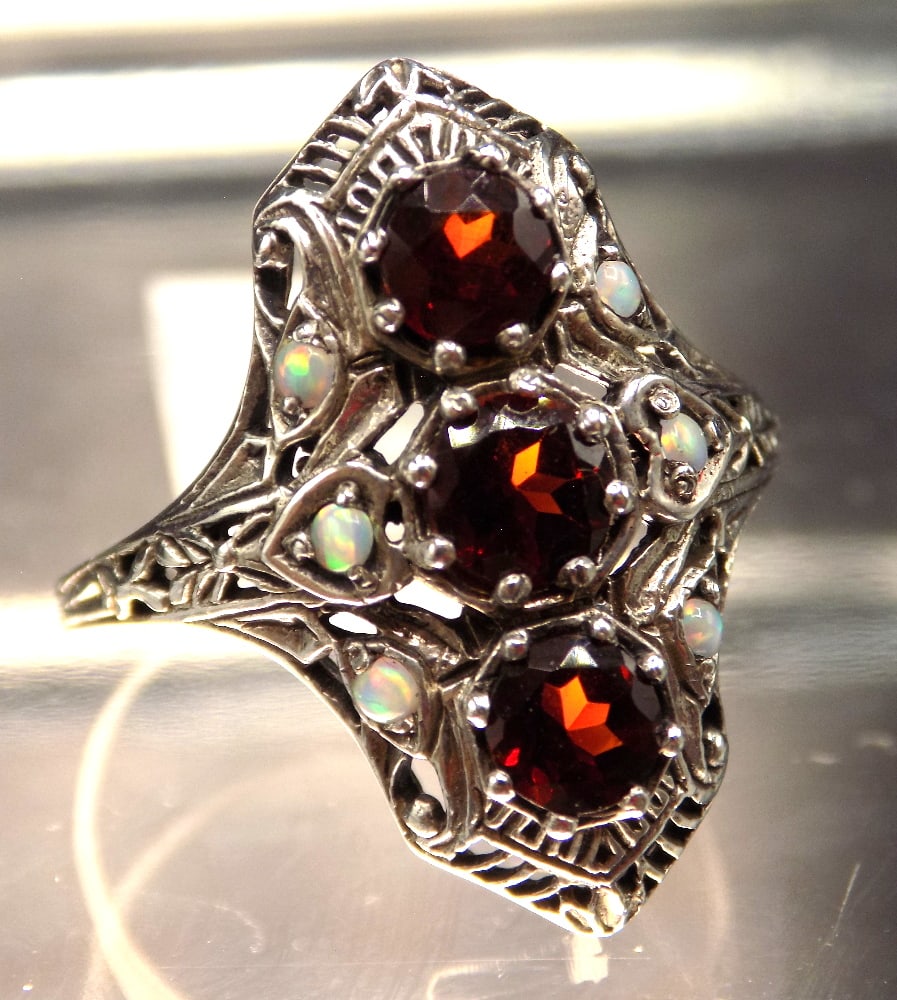 Beautiful 2 cwt fire garnet sterling silver ring - 2