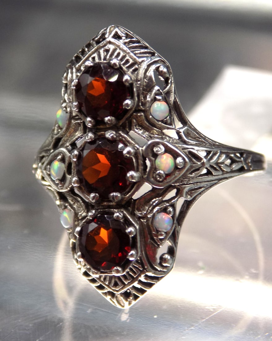 Beautiful 2 cwt fire garnet sterling silver ring - 3