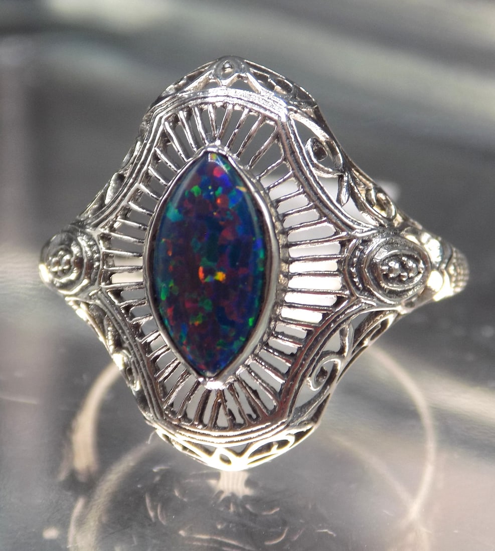 Beautiful 2 ct red fire opal sterling silver ring - 2