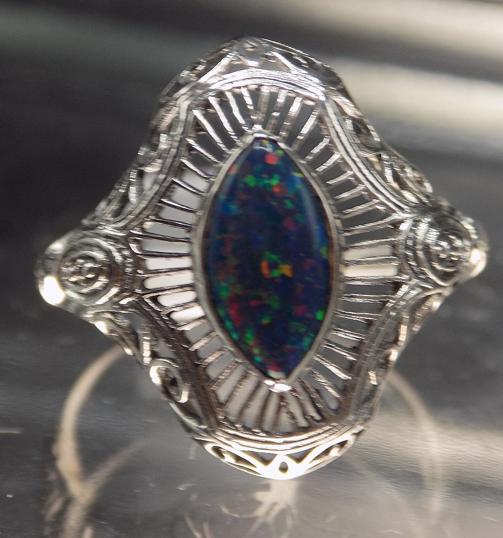 Beautiful 2 ct red fire opal sterling silver ring - 4