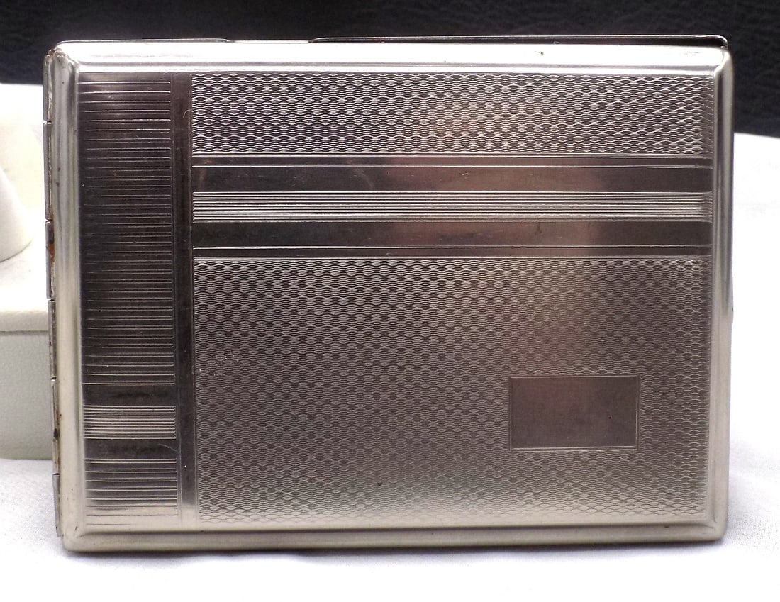 Art Deco metal business card holder: Art Deco metal business card holder. Vibrant colors. In very good original condition and patina. Great quality and detail. 4 1/4 wide x 3 1/8 inches. 1/2 thick. 3 ounces. For in house shipping, please