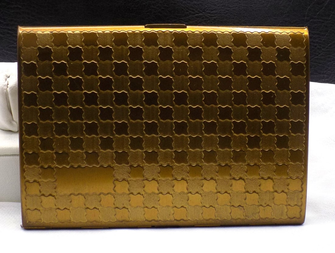 Art Deco metal business card holder: Art Deco metal business card holder. Vibrant colors. In very good original condition and patina. Great quality and detail. 4 7/8 wide x 3 3/8 inches. 1/2 thick. 5.6 ounces. For in house shipping, plea