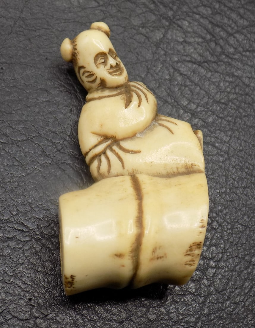 Antique hand carved Oriental Netsuke - 2