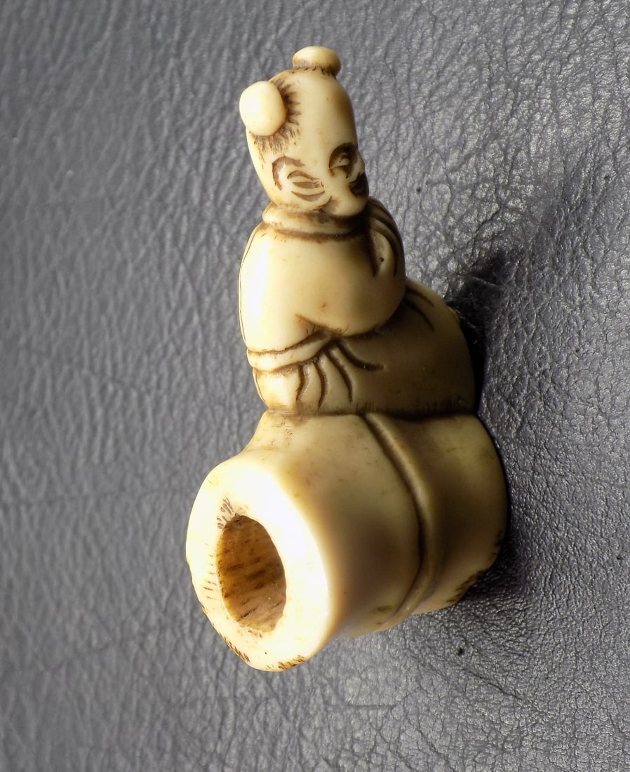 Antique hand carved Oriental Netsuke - 5