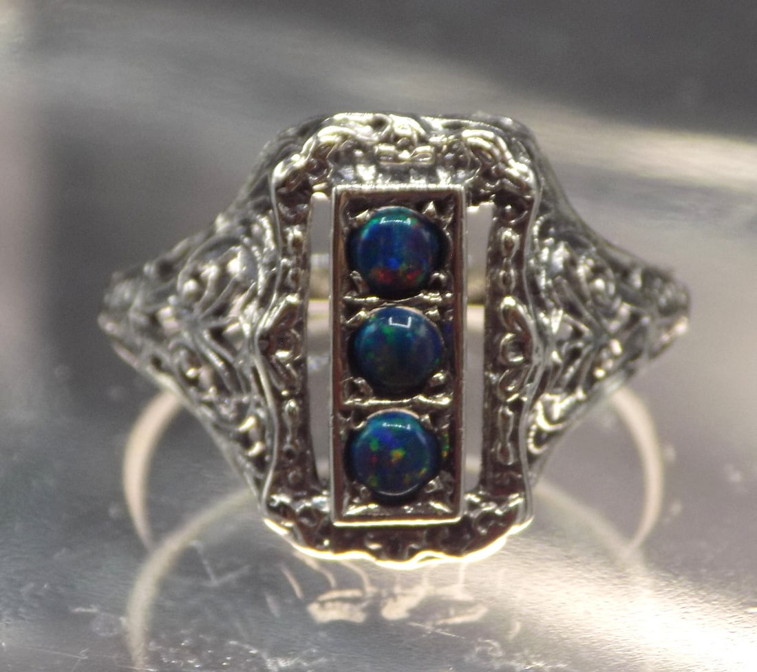 Beautiful 1 cwt red fire opal sterling silver ring - 2