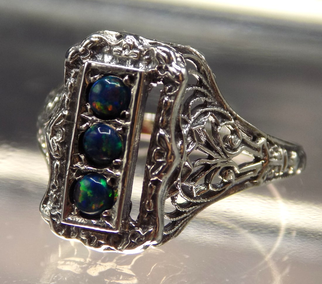 Beautiful 1 cwt red fire opal sterling silver ring - 3