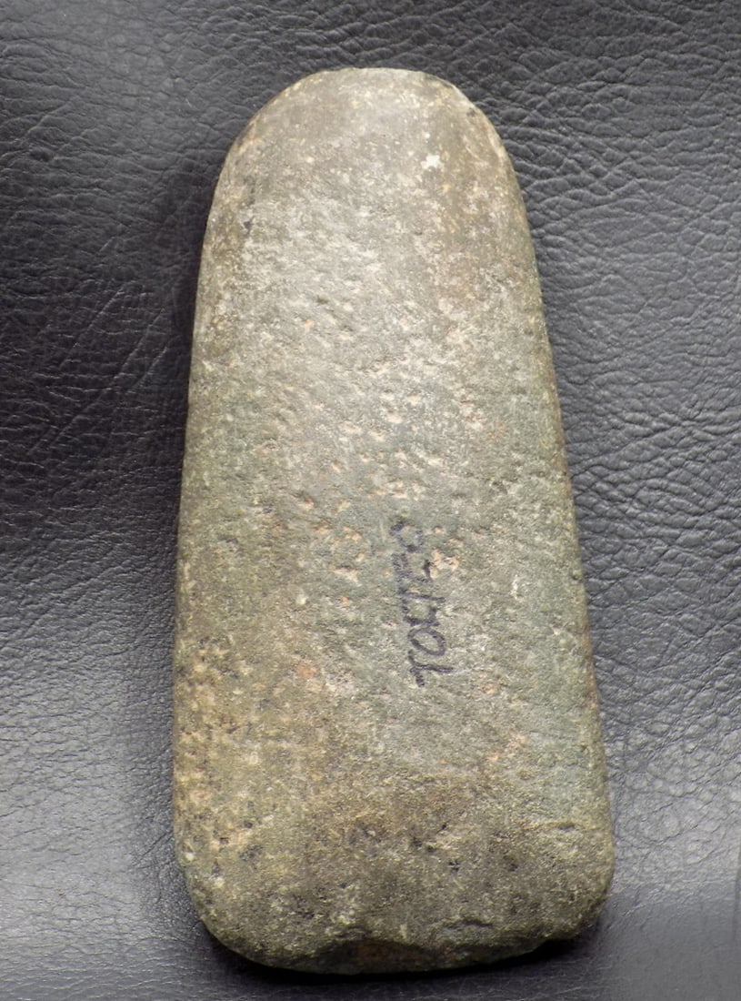 Antique Native American Indian stone celt: Antique Native American Indian stone celt. In very good original as found condition. Great quality and detail. Possibly over 1000 years old. 4 7/8 inches long x 2 3/8 wide x 1 3/8 inches thick. 15.5 o