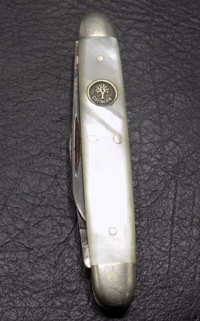Rare Solingen Booker Tree Brand mother of pearl pocket knife (1 of 5)