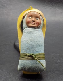 Vintage Native American Indian doll papoose