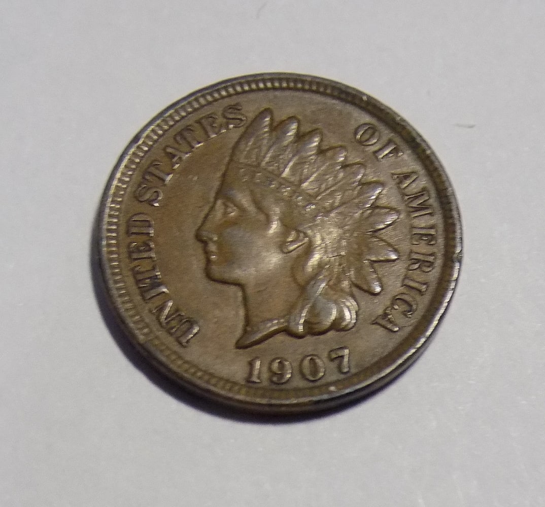 1907 uncirculated Indian head penny (1 of 2)