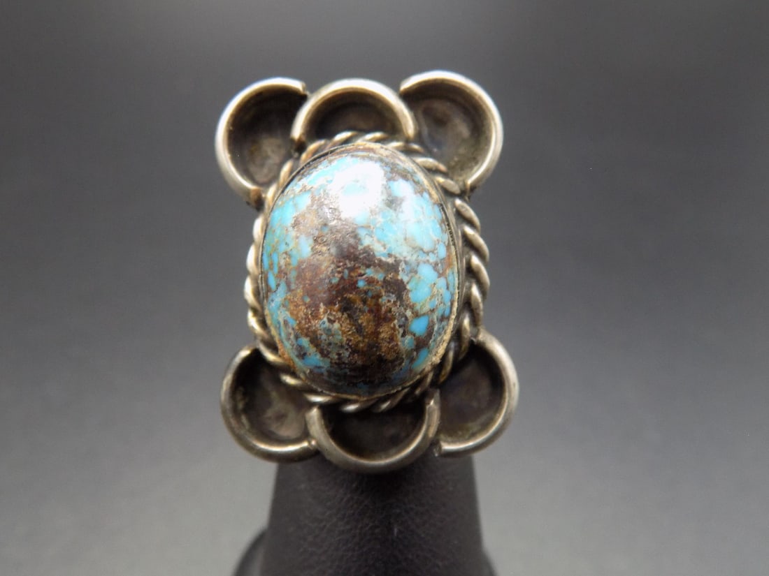Vintage native American Navajo turquoise and sterling silver ring (1 of 4)