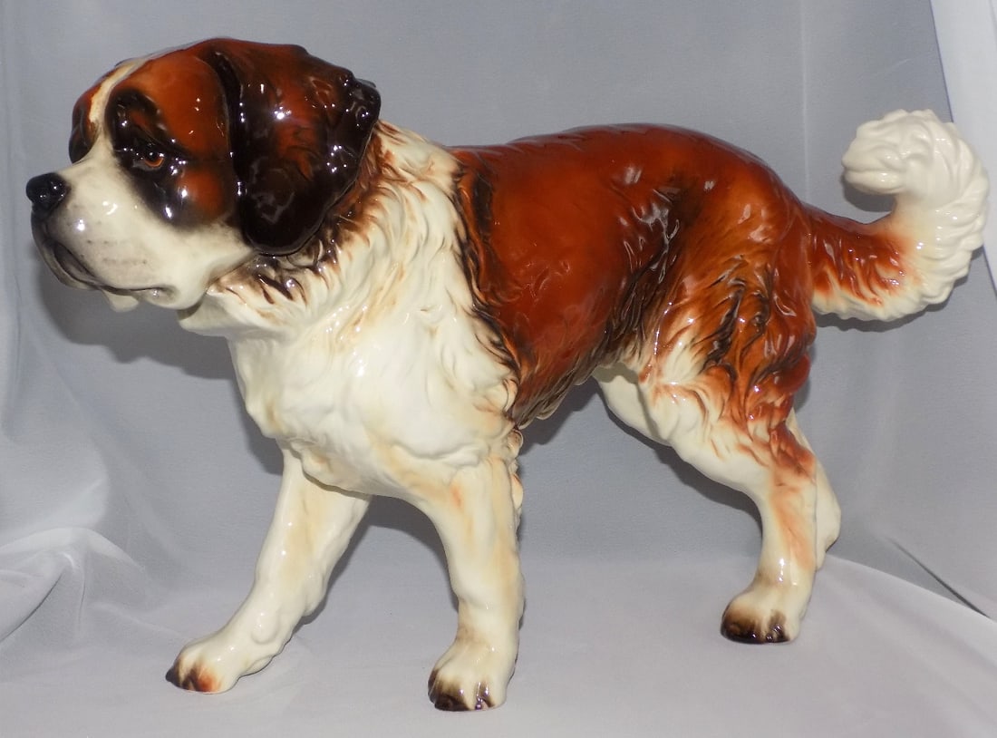 Large vintage Goebel German St. Bernard porcelain dog. (1 of 7)