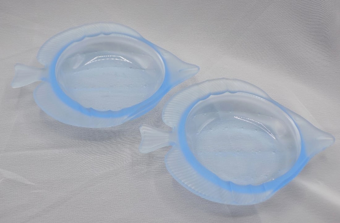 Two vintage Sabino art glass trays in shape of fish (1 of 5)