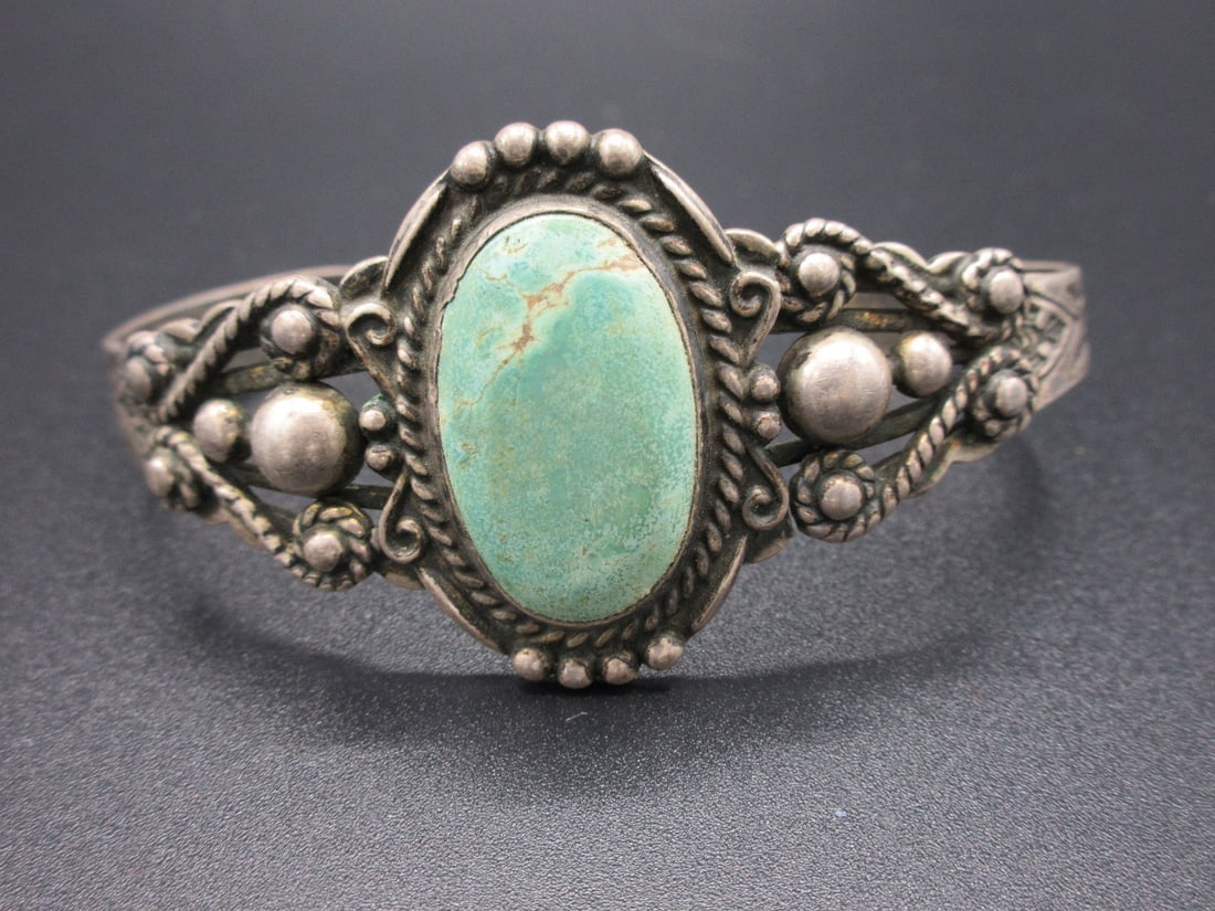 Great vintage native American Navajo turquoise and sterling silver bracelet (1 of 4)