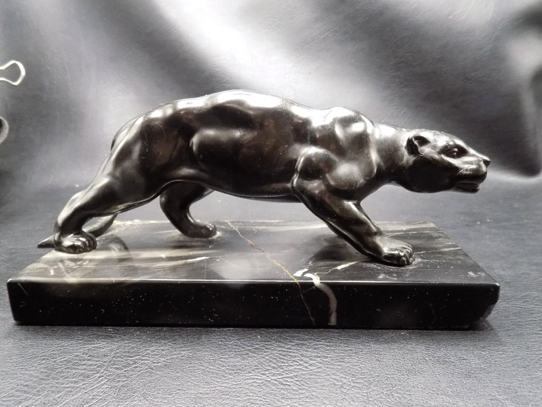 Art Deco bronze panther on marble base. (1 of 4)