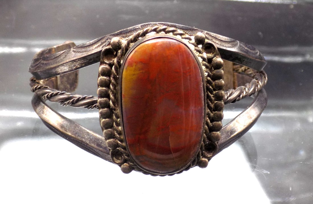 Vintage Native American Navajo agate stone and sterling silver bracelet (1 of 5)
