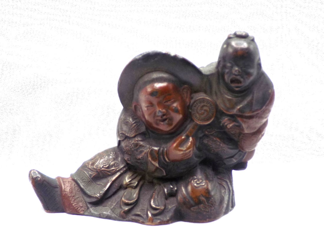 Small antique figural Oriental bronze: Small antique figural Oriental bronze. Original patina. In very good original as found condition. Great quality and detail. 2 3/8 tall x 3 1/8 wide. 12 ounces. For in house shipping, please call Mike 
