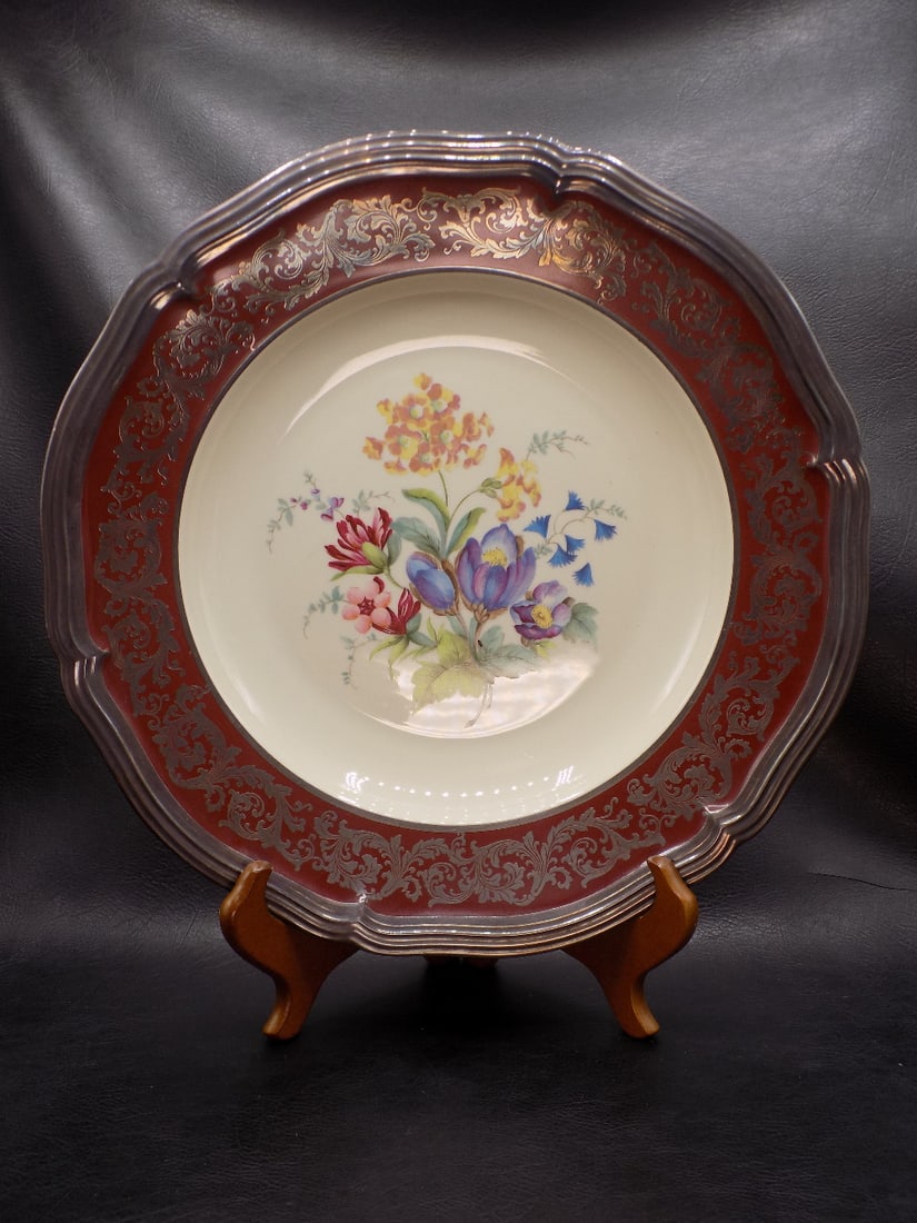 Wonderful vintage hand painted bowl signed Wagner Rosenthal Germany: Wonderful vintage hand painted bowl signed Wagner Rosenthal Germany. Marked as shown in photo. Beautiful colors. In very good original as found condition. Great quality and detail. 12 ¼ wide x 1 