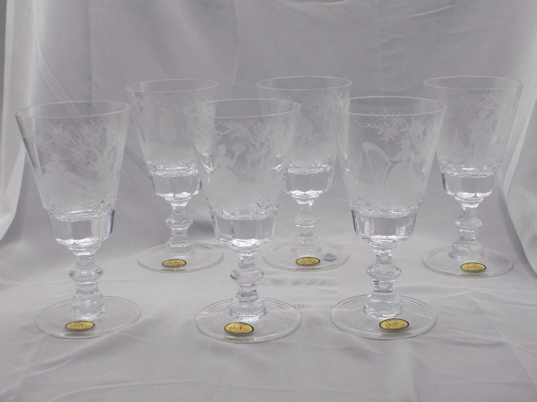 Fabulous vintage set of six hand engraved stemware wine glasses with scenes of people (1 of 9)
