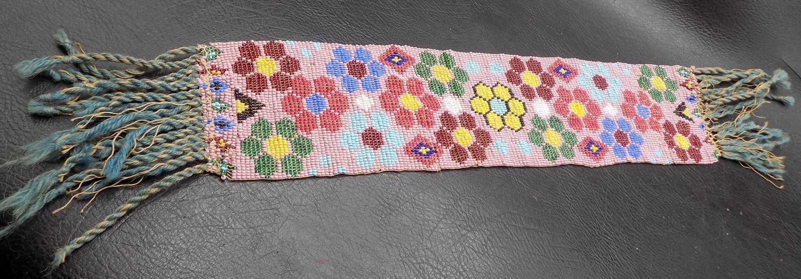 Vintage Native American Indian beaded sash (1 of 6)