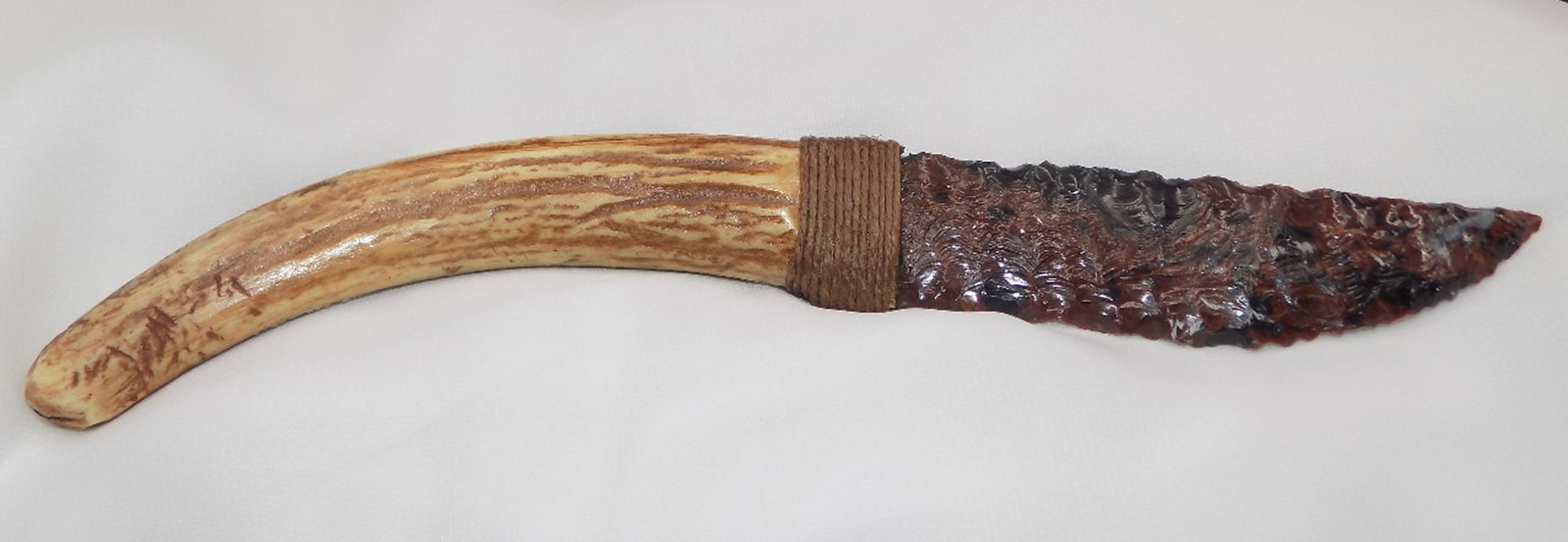 Vintage Native American Indian knife with deer antler hand with obsidian stone blade (1 of 5)