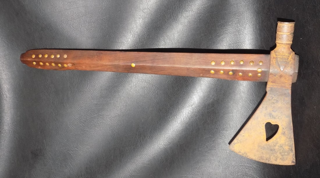 Vintage Native American Indian pipe tomahawk (1 of 6)