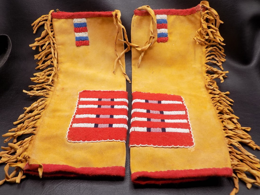 Vintage Native American Indian beaded cuffs (1 of 6)