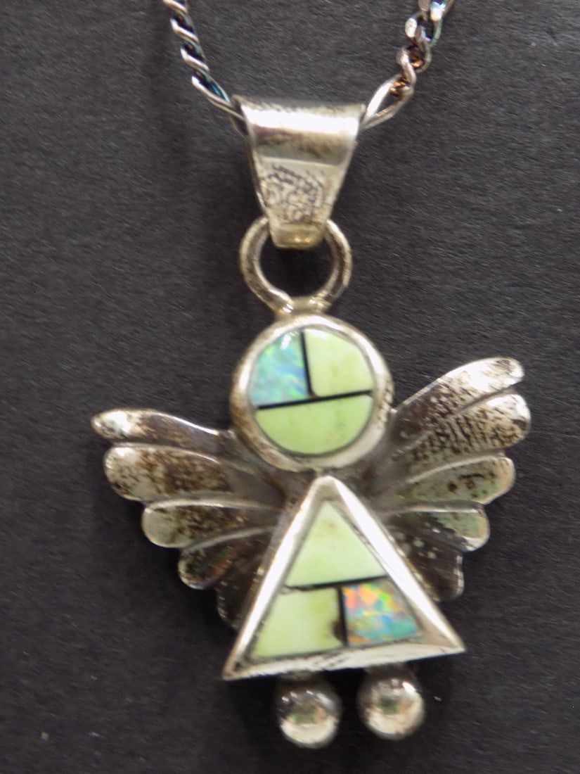 Charming Native American Indian sterling silver necklace with gaspeite and opal angel pendant: Charming Native American Indian sterling silver necklace with gaspeite and opal angel pendant. Marked Italy on chain as shown in photo. Beautiful colors. In very good original as found condition. Grea
