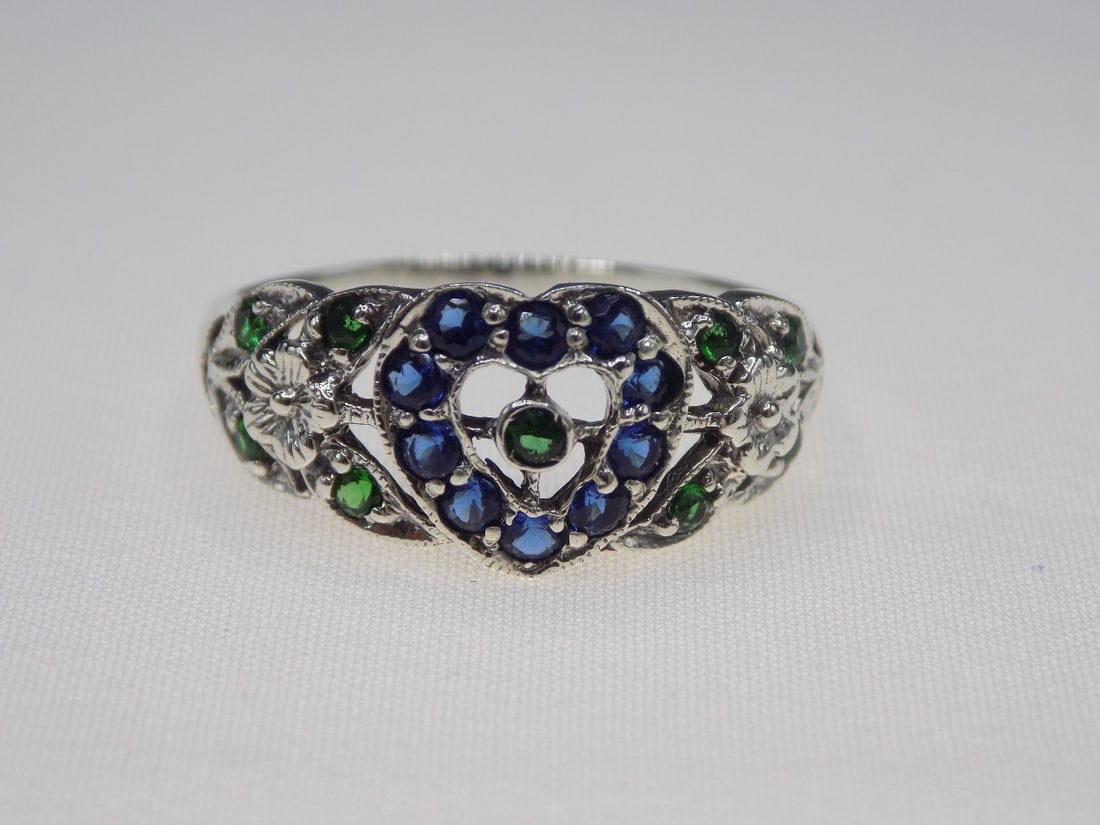 Beautiful 1 cwt sapphire heart shaped sterling silver ring (1 of 5)