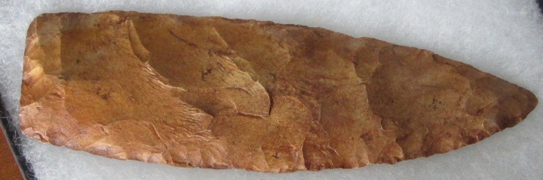 Great Stone 5 3/4 inch Arrow Head or Spear Head. In: I am selling my collection of indian artifacts that I have purchase for many years at the Antique shows around the country. Many were sold to me by farmers who found them when they tilled. They are al