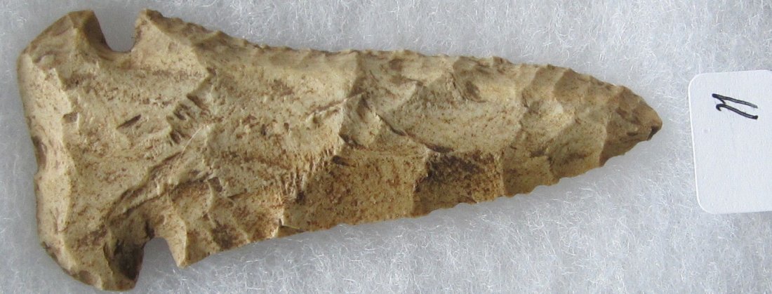 Great Stone 3 3/8 inch Arrow Head or Spear Head. In: I am selling my collection of indian artifacts that I have purchase for many years at the Antique shows around the country. Many were sold to me by farmers who found them when they tilled. They are al
