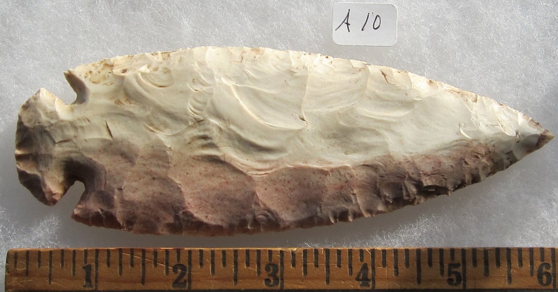 Great Stone 6 inch Arrow Head or Spear Head. In good: Great Stone 6 inch Arrow Head or Spear Head. In good condition