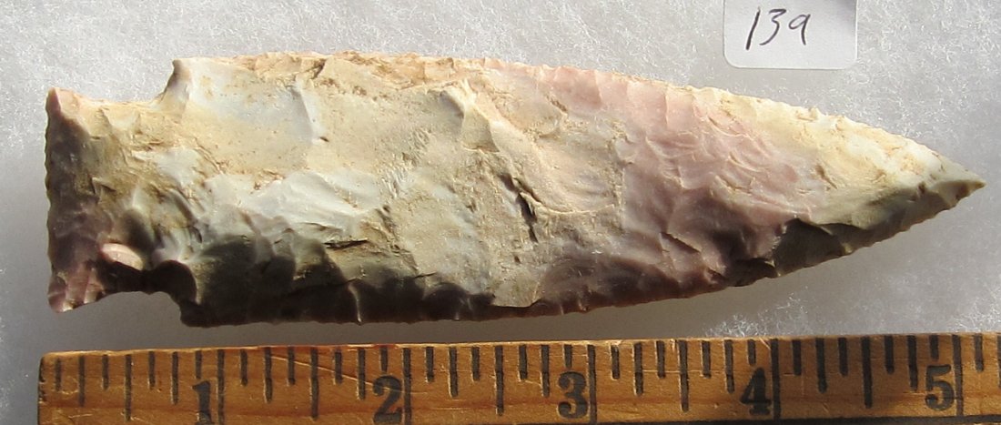 Great Stone 5 1/4 inch Arrow Head or Spear Head. In: Great Stone 5 1/4 inch Arrow Head or Spear Head. In good condition