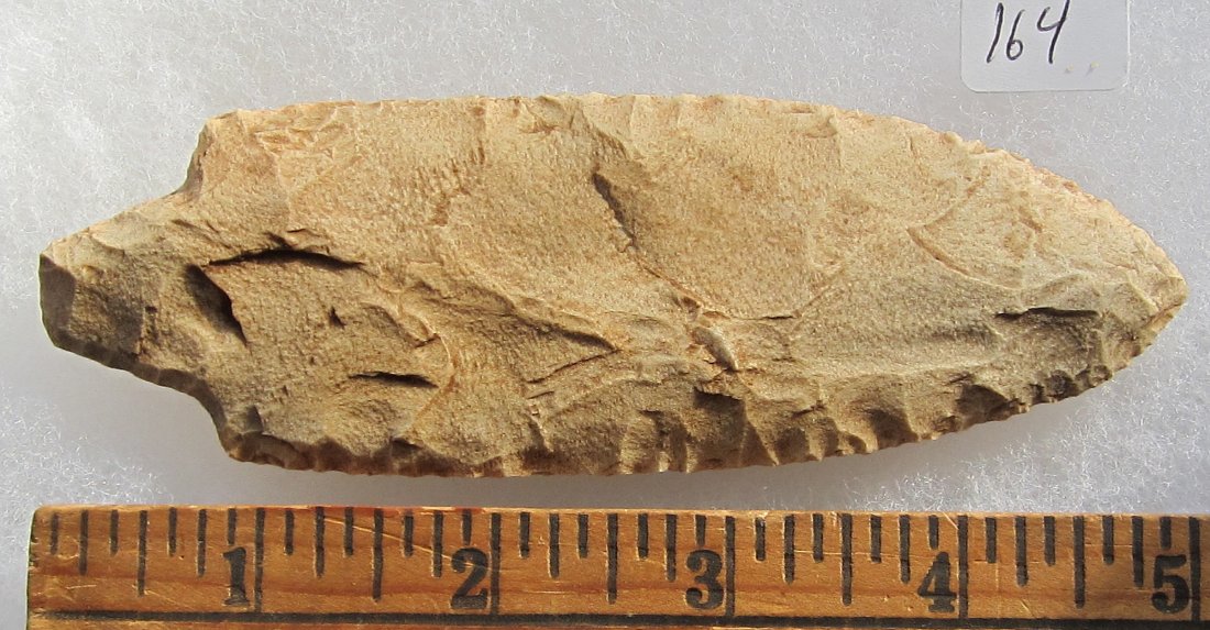 Great Stone 5 inch Arrow Head or Spear Head. In good: Great Stone 5 inch Arrow Head or Spear Head. In good condition