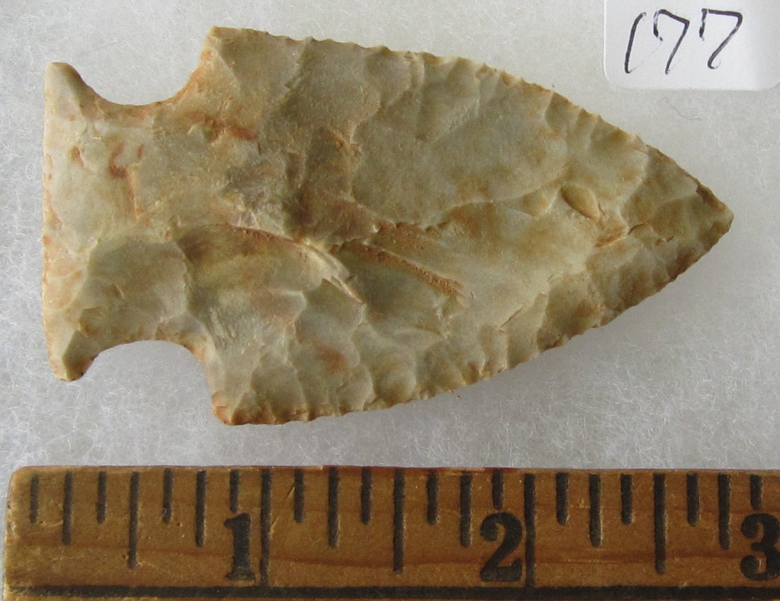 Great Stone 2 3/4 inch Arrow Head or Spear Head. In: Great Stone 2 3/4 inch Arrow Head or Spear Head. In good condition as shown in photos. They are all sold with no provenance as I do not know what to call them, you will be the expert