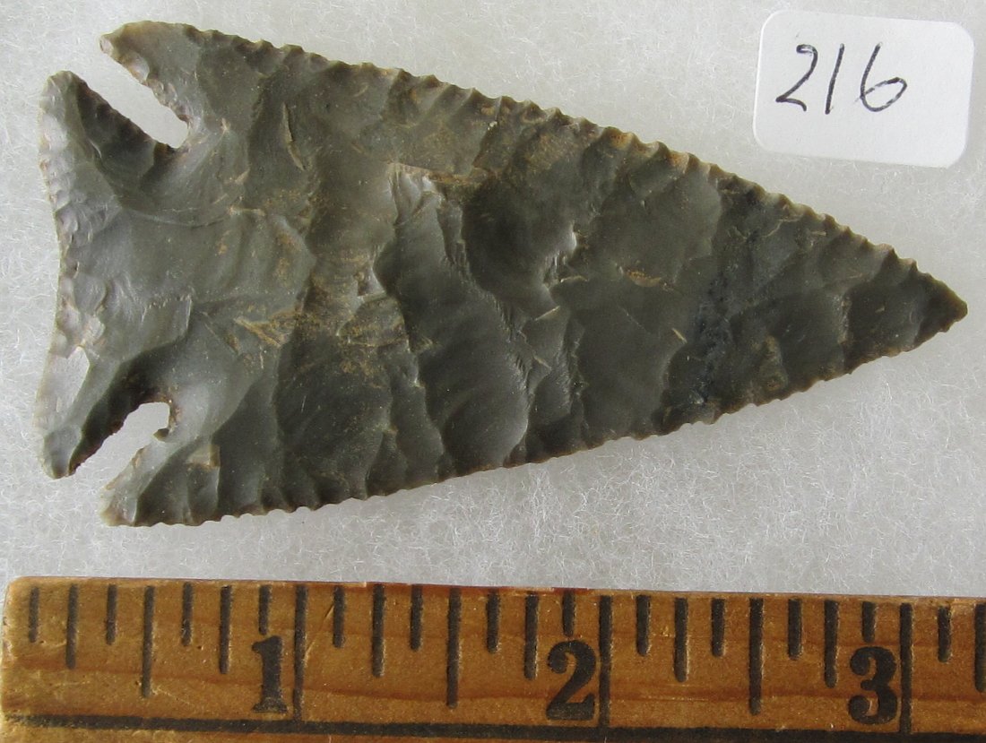 Great Stone 3 1/8 inch Arrow Head or Spear Head. In: Great Stone 3 1/8 inch Arrow Head or Spear Head. . In good condition as shown in photos. They are all sold with no provenance as I do not know what to call them, you will be the expert