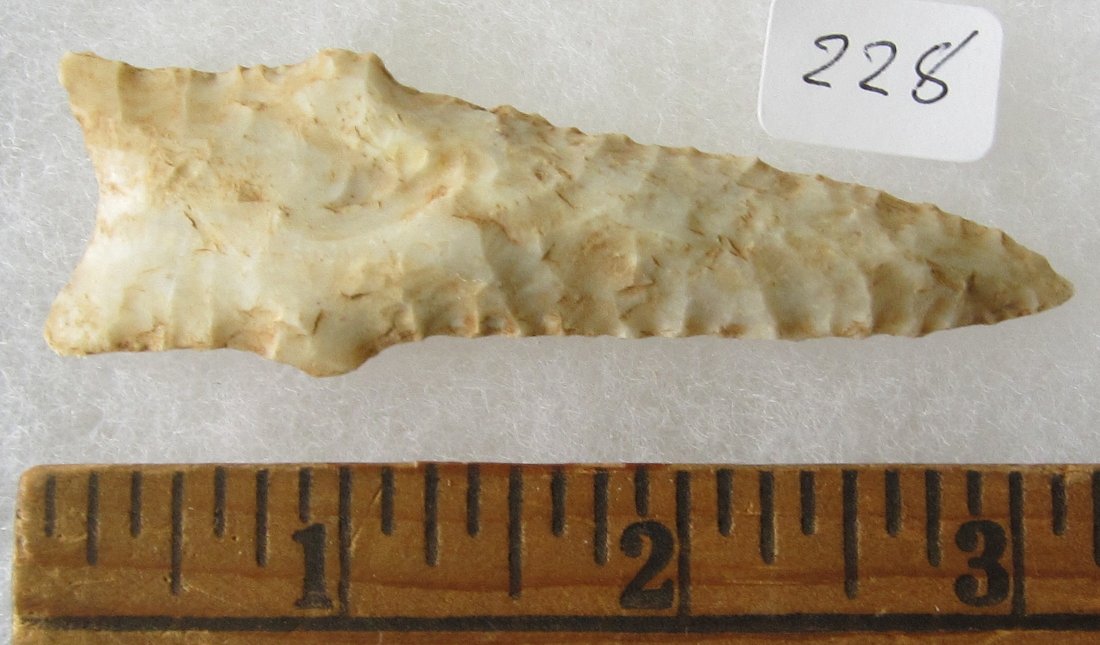 Great Stone 3 1/4 inch Arrow Head or Spear Head. In: Great Stone 3 1/4 inch Arrow Head or Spear Head. . In good condition as shown in photos. They are all sold with no provenance as I do not know what to call them, you will be the expert
