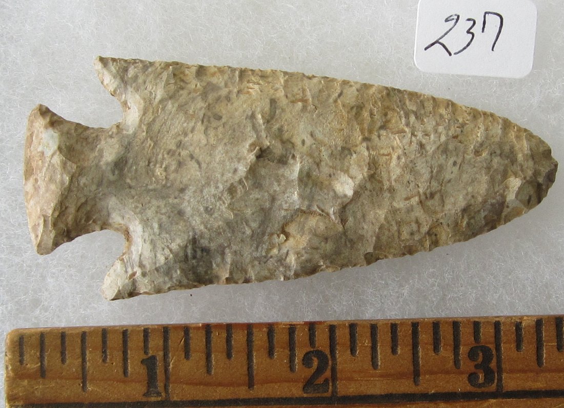 Great Stone 3 3/8 inch Arrow Head or Spear Head. In: Great Stone 3 3/8 inch Arrow Head or Spear Head. . In good condition as shown in photos. They are all sold with no provenance as I do not know what to call them, you will be the expert