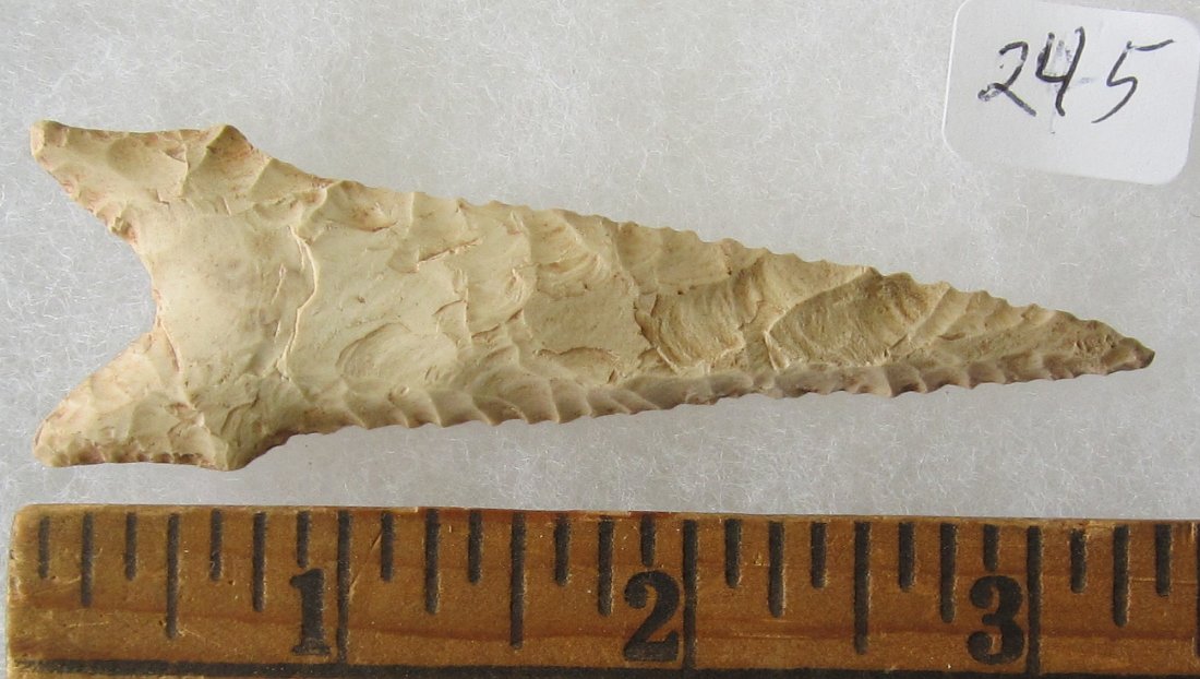 Great Stone 3 1/4 inch Arrow Head or Spear Head. In: Great Stone 3 1/4 inch Arrow Head or Spear Head. . In good condition as shown in photos. They are all sold with no provenance as I do not know what to call them, you will be the expert