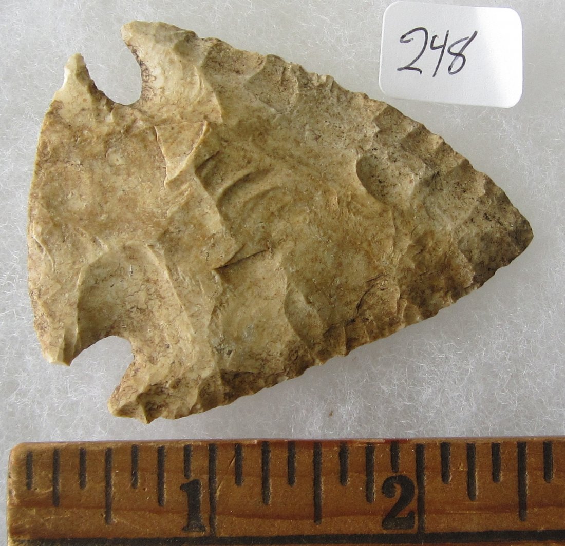 Great Stone 2 1/2 inch Arrow Head or Spear Head. In: Great Stone 2 1/2 inch Arrow Head or Spear Head. . In good condition as shown in photos. They are all sold with no provenance as I do not know what to call them, you will be the expert