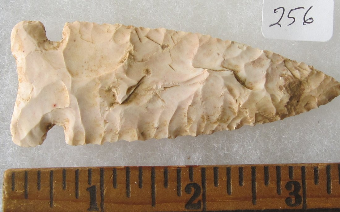 Great Stone 3 1/2 inch Arrow Head or Spear Head. In: Great Stone 3 1/2 inch Arrow Head or Spear Head. . In good condition as shown in photos. They are all sold with no provenance as I do not know what to call them, you will be the expert