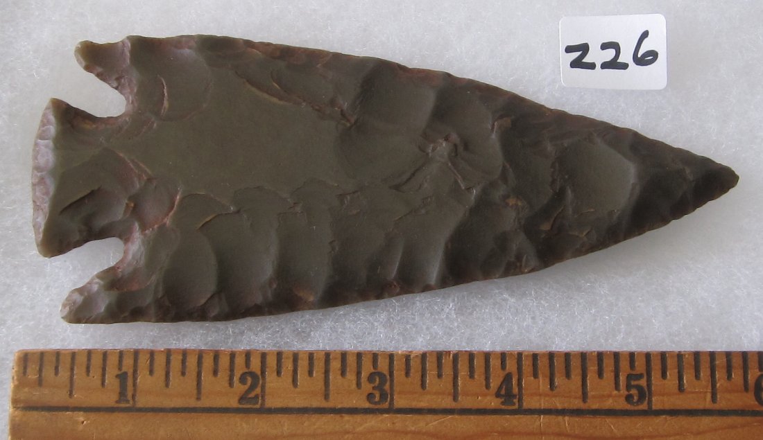 Great Stone 5 3/4 inch Arrow Head or Spear Head. In: Great Stone 5 3/4 inch Arrow Head or Spear Head. . In good condition as shown in photos. They are all sold with no provenance as I do not know what to call them, you will be the expert