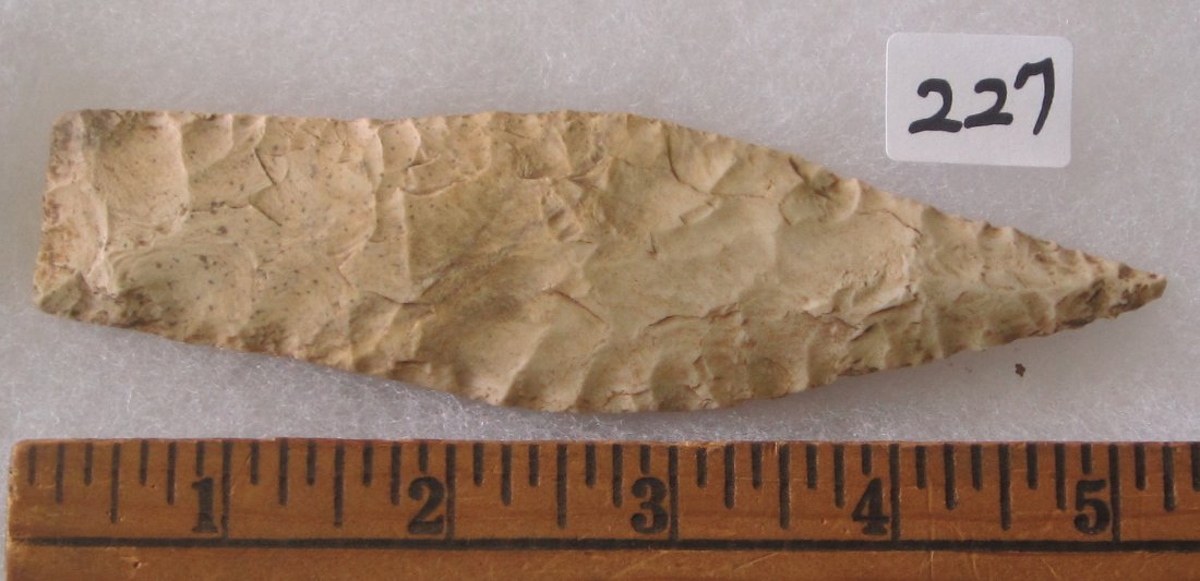 Great Stone 5 3/8 inch Arrow Head or Spear Head. In: Great Stone 5 3/8 inch Arrow Head or Spear Head. . In good condition as shown in photos. They are all sold with no provenance as I do not know what to call them, you will be the expert