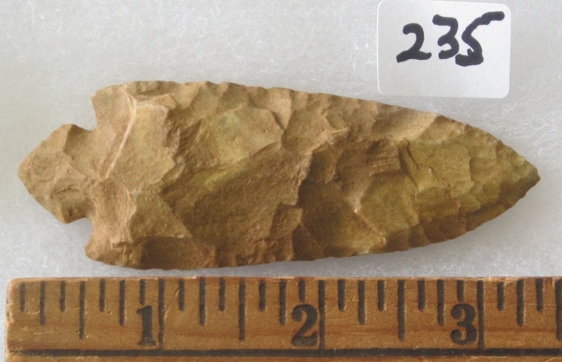 Great Stone 3 3/8 inch Arrow Head or Spear Head. In: Great Stone 3 3/8 inch Arrow Head or Spear Head. . In good condition as shown in photos. They are all sold with no provenance as I do not know what to call them, you will be the expert