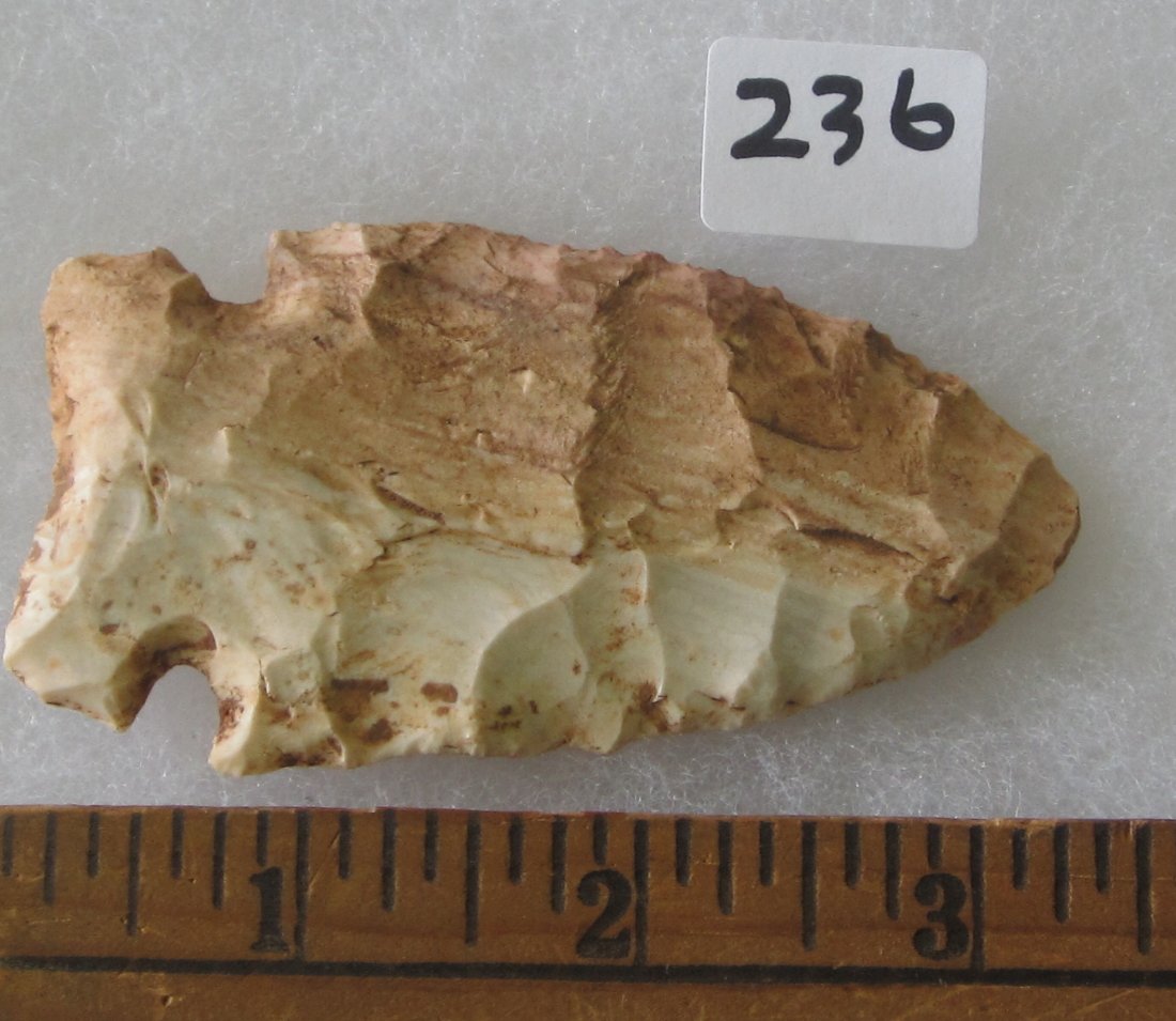 Great Stone 3 3/8 inch Arrow Head or Spear Head. In: Great Stone 3 3/8 inch Arrow Head or Spear Head. . In good condition as shown in photos. They are all sold with no provenance as I do not know what to call them, you will be the expert