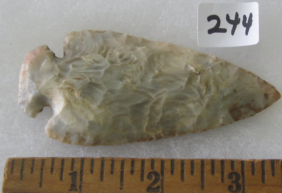Great Stone 3 3/8 inch Arrow Head or Spear Head. In: Great Stone 3 3/8 inch Arrow Head or Spear Head. . In good condition as shown in photos. They are all sold with no provenance as I do not know what to call them, you will be the expert
