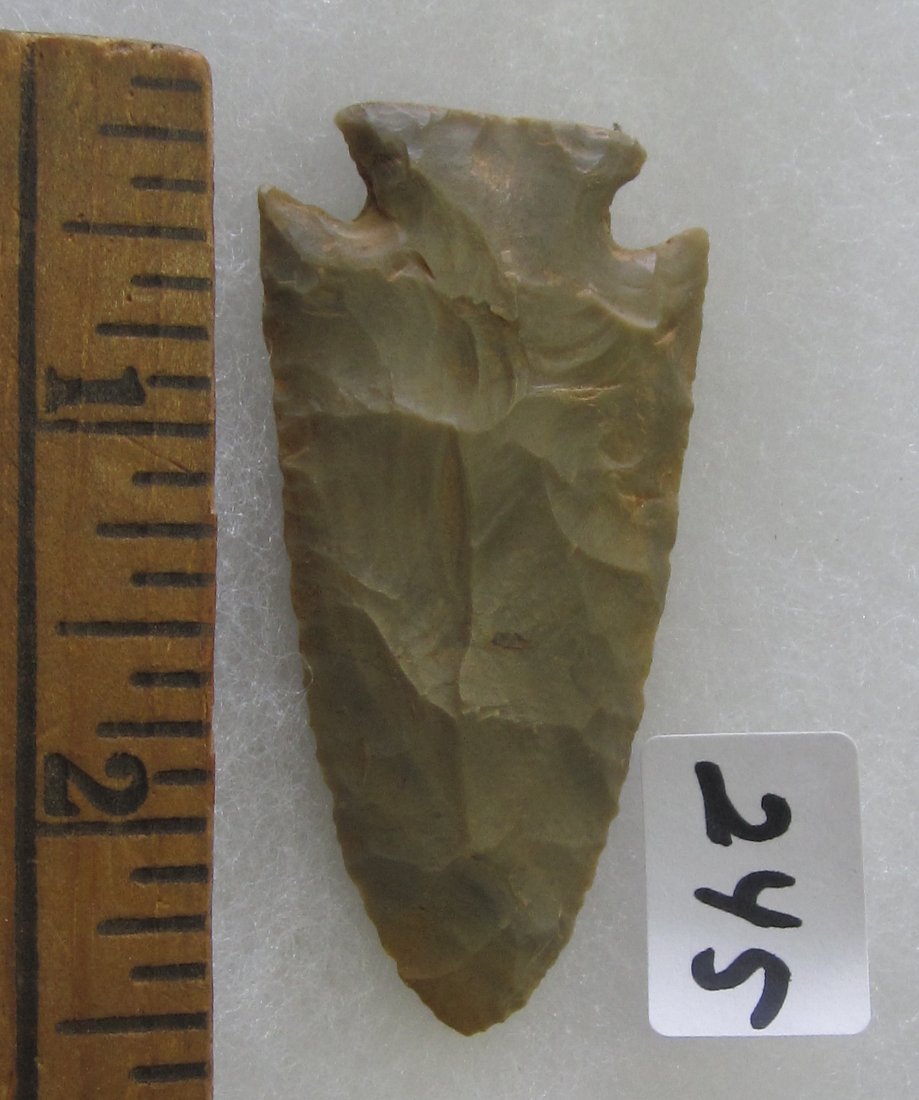 Great Stone 2 1/2 inch Arrow Head or Spear Head. In: Great Stone 2 1/2 inch Arrow Head or Spear Head. . In good condition as shown in photos. They are all sold with no provenance as I do not know what to call them, you will be the expert