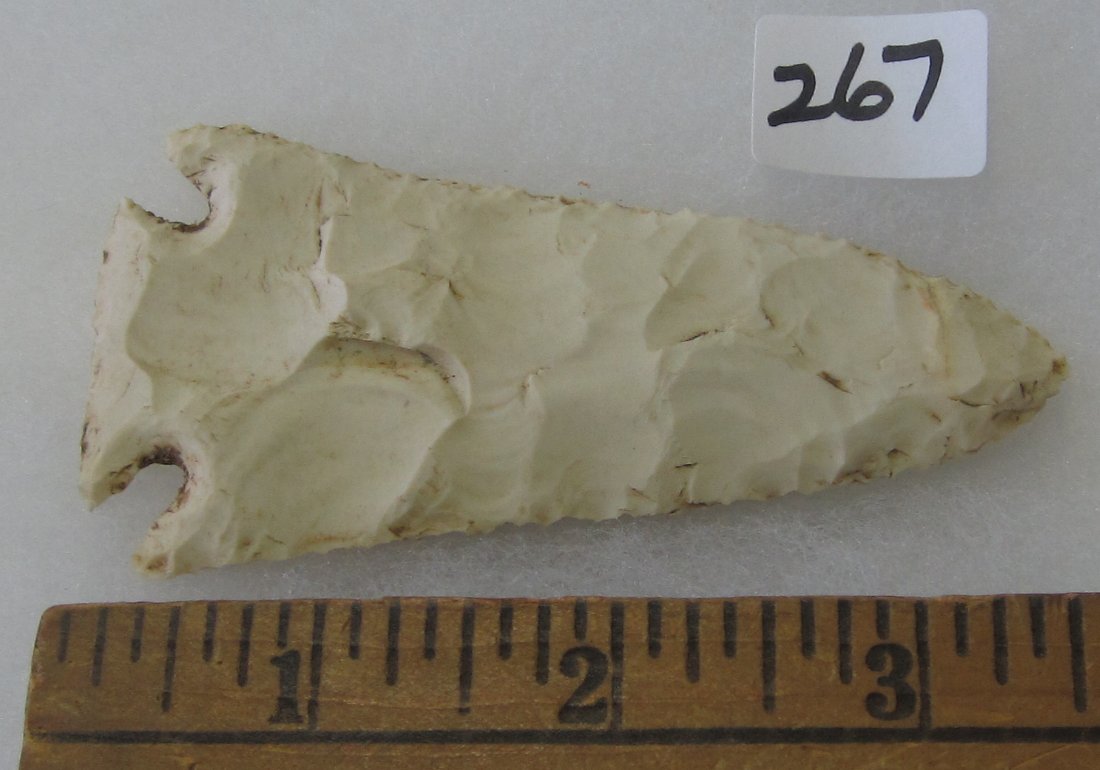 Great Stone 3 1/2 inch Arrow Head or Spear Head. In: Great Stone 3 1/2 inch Arrow Head or Spear Head. . In good condition as shown in photos. They are all sold with no provenance as I do not know what to call them, you will be the expert