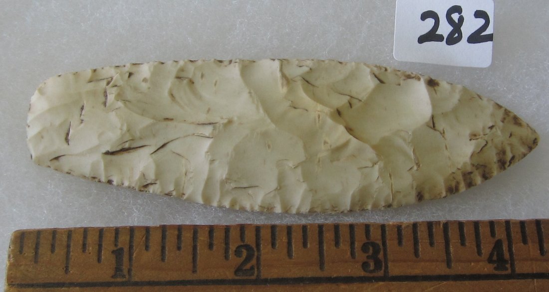 Great Stone 4 1/4 inch Arrow Head or Spear Head. In: Great Stone 4 1/4 inch Arrow Head or Spear Head. . In good condition as shown in photos. They are all sold with no provenance as I do not know what to call them, you will be the expert