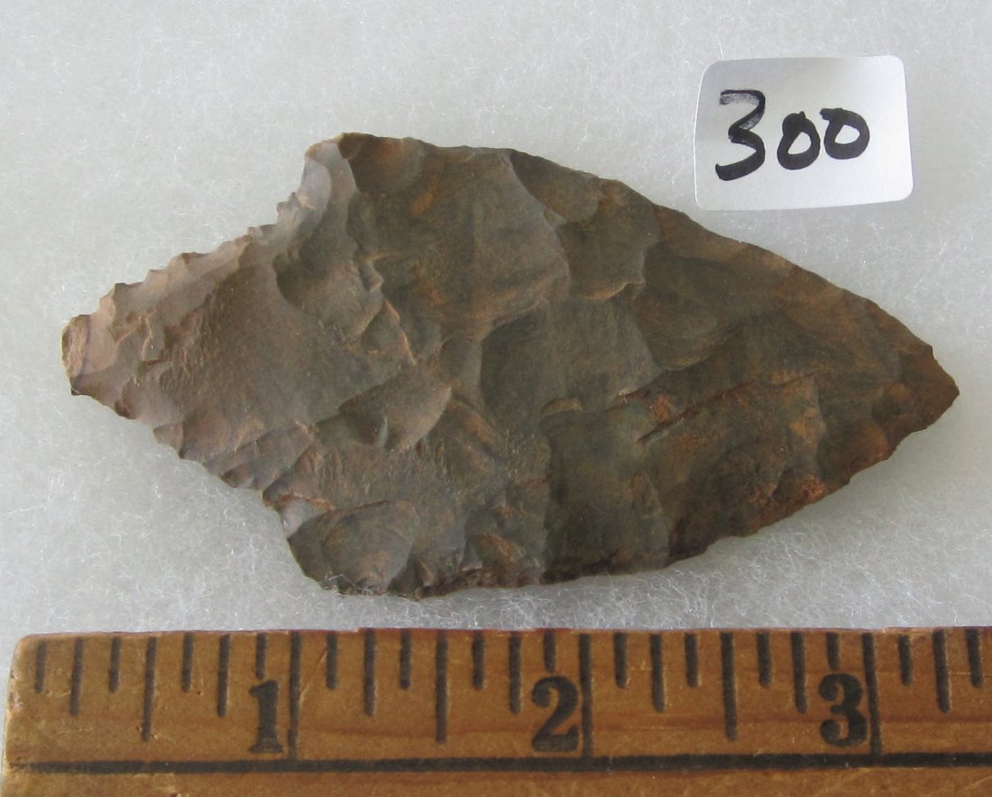 Great Stone 3 3/8 inch Arrow Head or Spear Head. In: Great Stone 3 3/8 inch Arrow Head or Spear Head. . In good condition as shown in photos. They are all sold with no provenance as I do not know what to call them, you will be the expert
